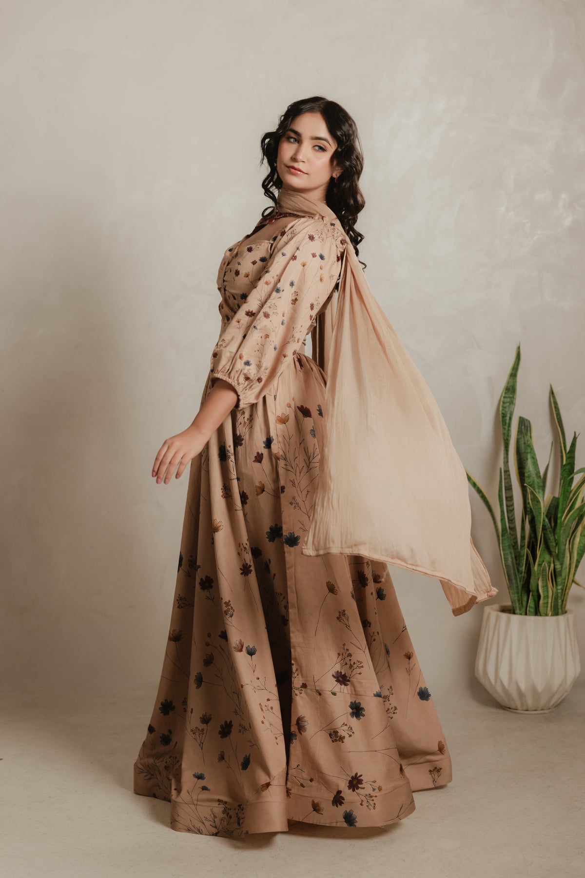 Sthira Nigella co-ord set with dupatta, side view