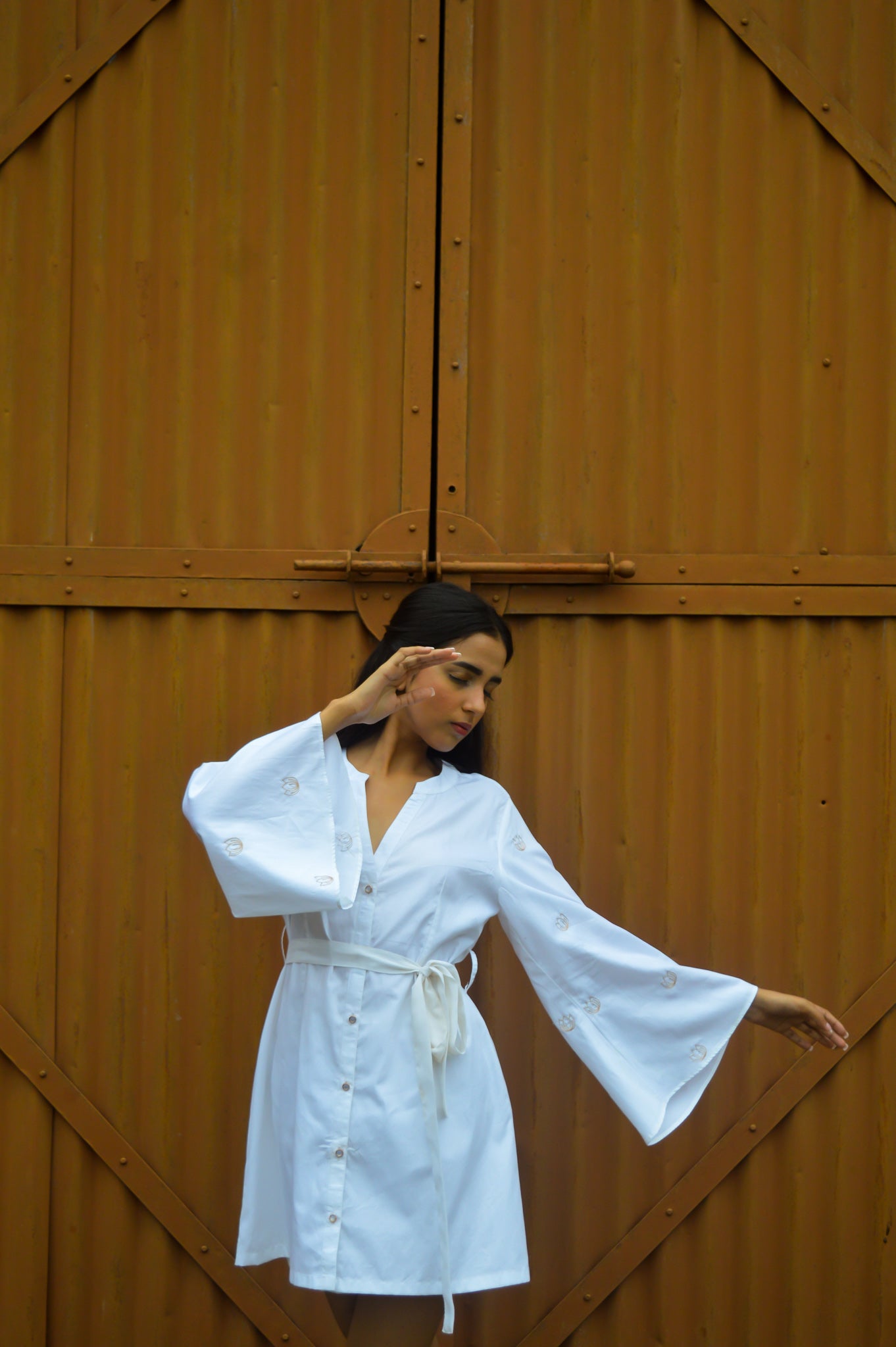 white lily dress