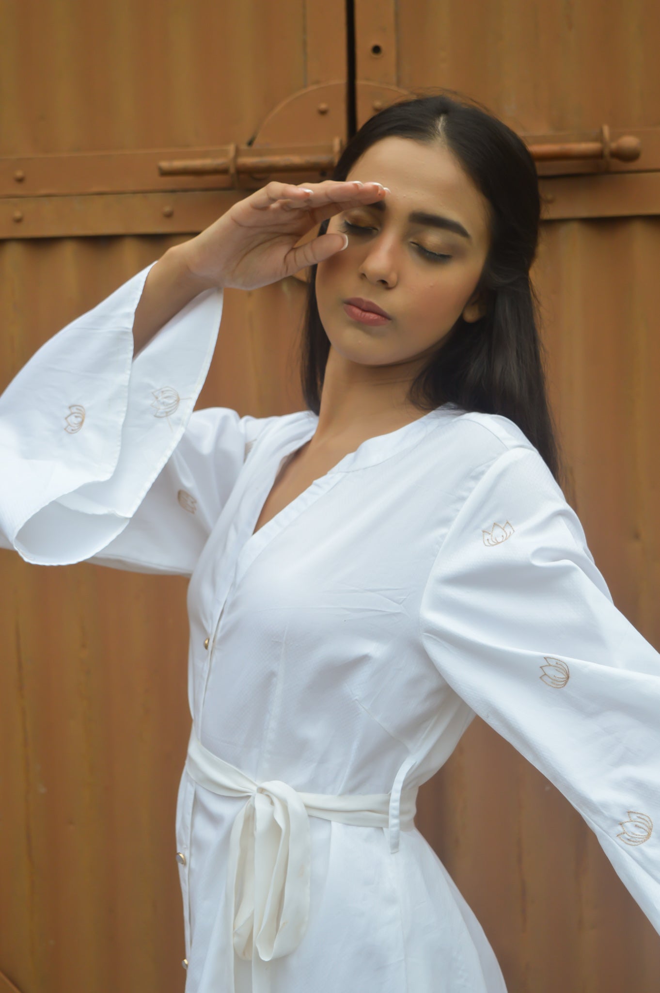 white lily dress